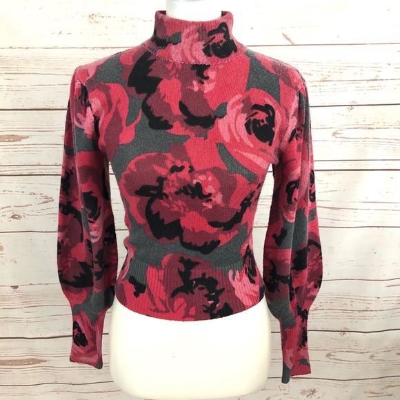 sofia by sofia vergara Sweaters - Sofia Vergara Camo Rose Puffy Sleeve Crop Sweater